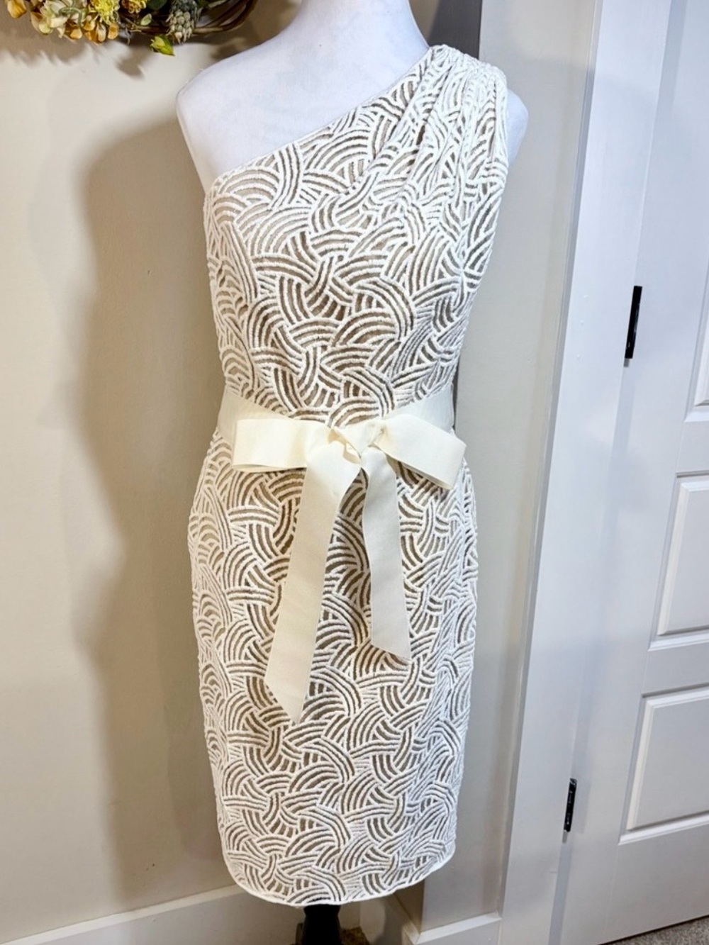 ๐ฅTadashi Shoji Ivory Soutache Lace One Shoulder Cocktail Dress Sz 6๐